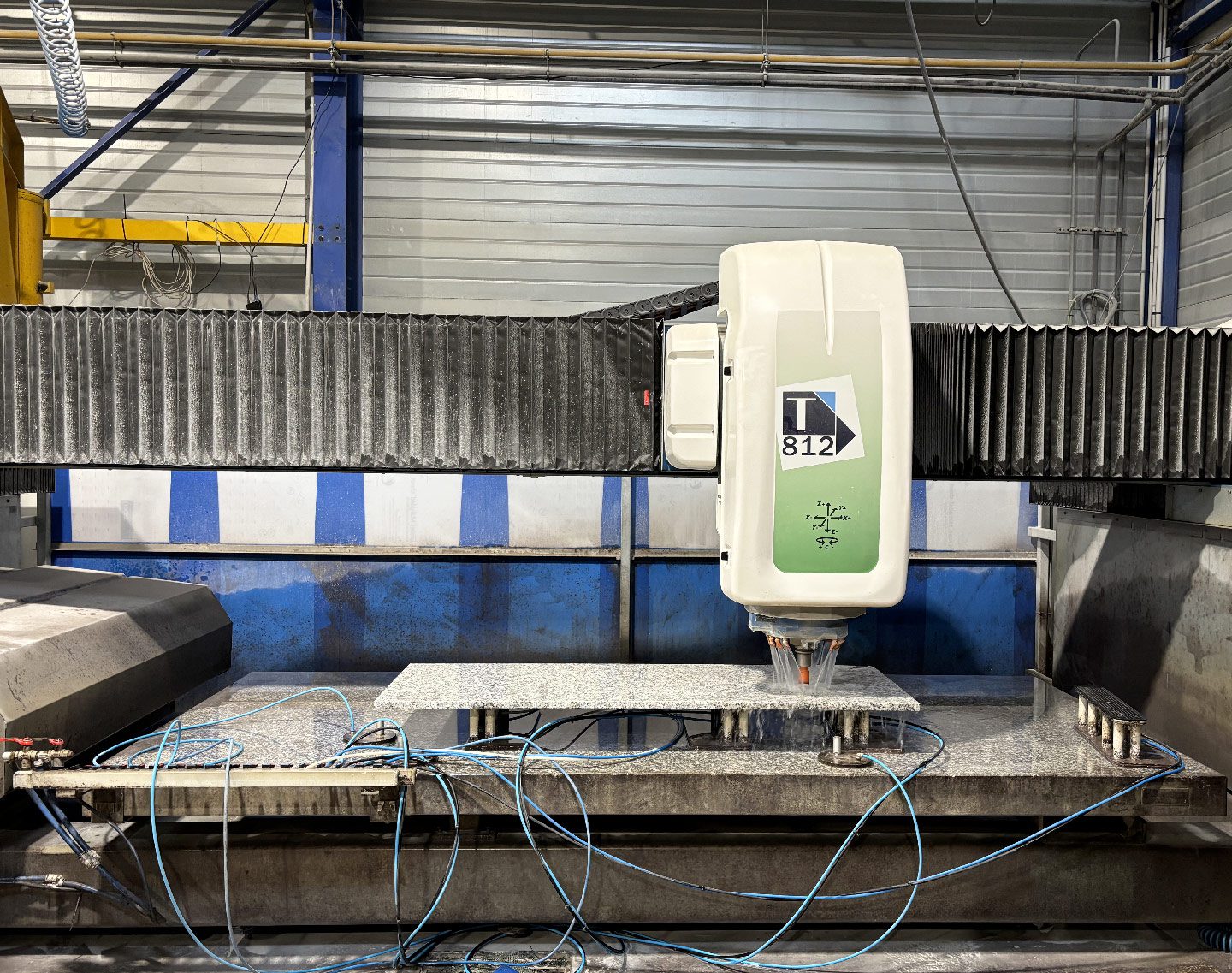 Athis Marbres : CNC pour travailler des matériaux nobles tels que le granit, le marbre... Athis Marbres : CNC pour travailler des matériaux nobles tels que le granit, le marbre...