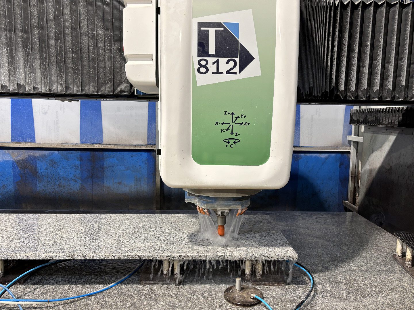 Athis Marbres : CNC pour travailler des matériaux nobles tels que le granit, le marbre... Athis Marbres : CNC pour travailler des matériaux nobles tels que le granit, le marbre...