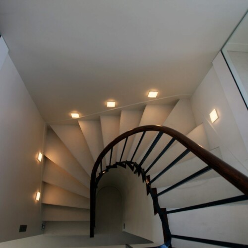 Athis Marbres a réalisé cet escalier sur mesure en céramique Athis Marbres a réalisé cet escalier sur mesure en céramique