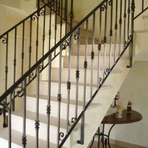 Escalier en pierre de Vaudreuil réalisé sur mesure Escalier en pierre de Vaudreuil réalisé sur mesure