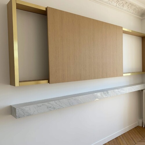 Athis Marbres a réalisé cette tablette en marbre blanc de Carrare sur mesure Athis Marbres a réalisé cette tablette en marbre blanc de Carrare sur mesure