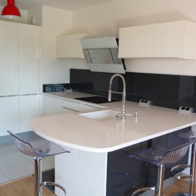 Athis Marbres présente une cuisine en quartz Silestone Blanco Athis Marbres présente une cuisine en quartz Silestone Blanco