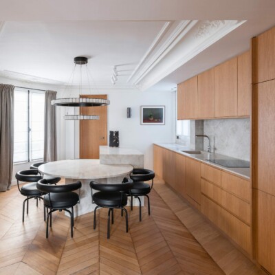 Athis Marbres présente un ilot, un plan de travail, crédence en quartzite Taj-Mahal Athis Marbres présente un ilot, un plan de travail, crédence en quartzite Taj-Mahal